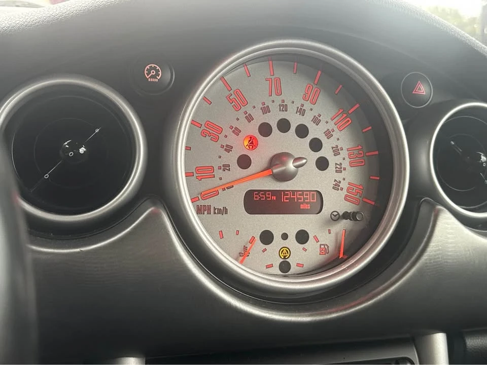 2005 Mini Mini Cooper S 1st Gen - Image 3 of 18