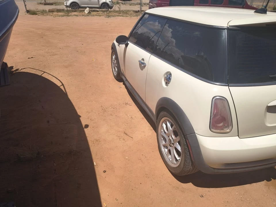2005 Mini Mini Cooper S 1st Gen - Image 4 of 4