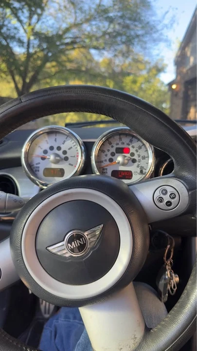 2005 Mini Mini Cooper S 1st Gen - Image 6 of 7