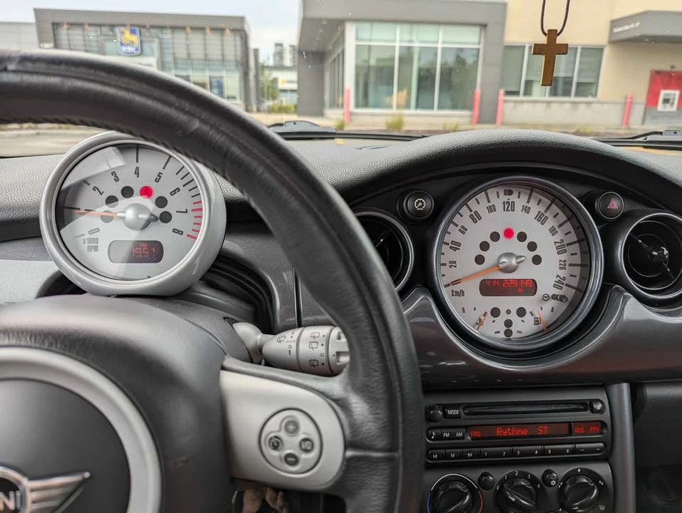 2005 Mini Mini Cooper S 1st Gen - Image 14 of 17