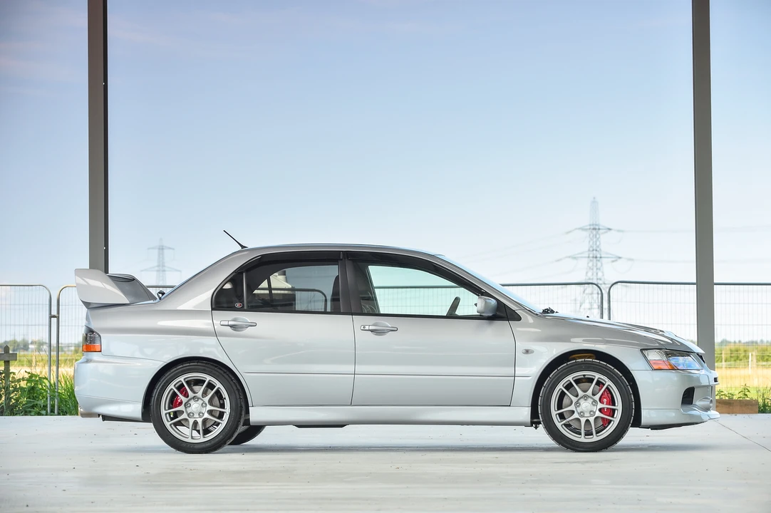 2005 Mitsubishi Lancer Evolution IX 8th Gen - Image 17 of 31