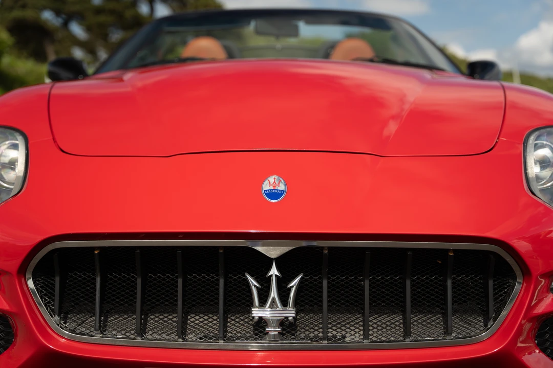 2005 Maserati Spyder - Image 10 of 31
