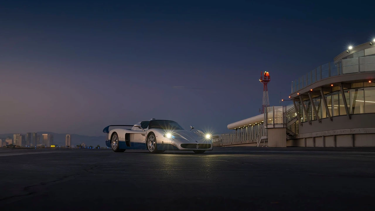 2005 Maserati MC12 - Image 2 of 31