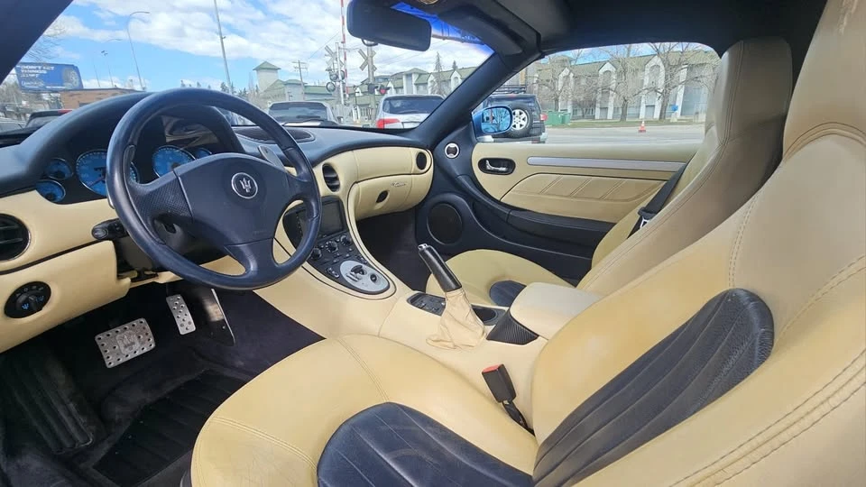 2005 Maserati Spyder - Image 10 of 17