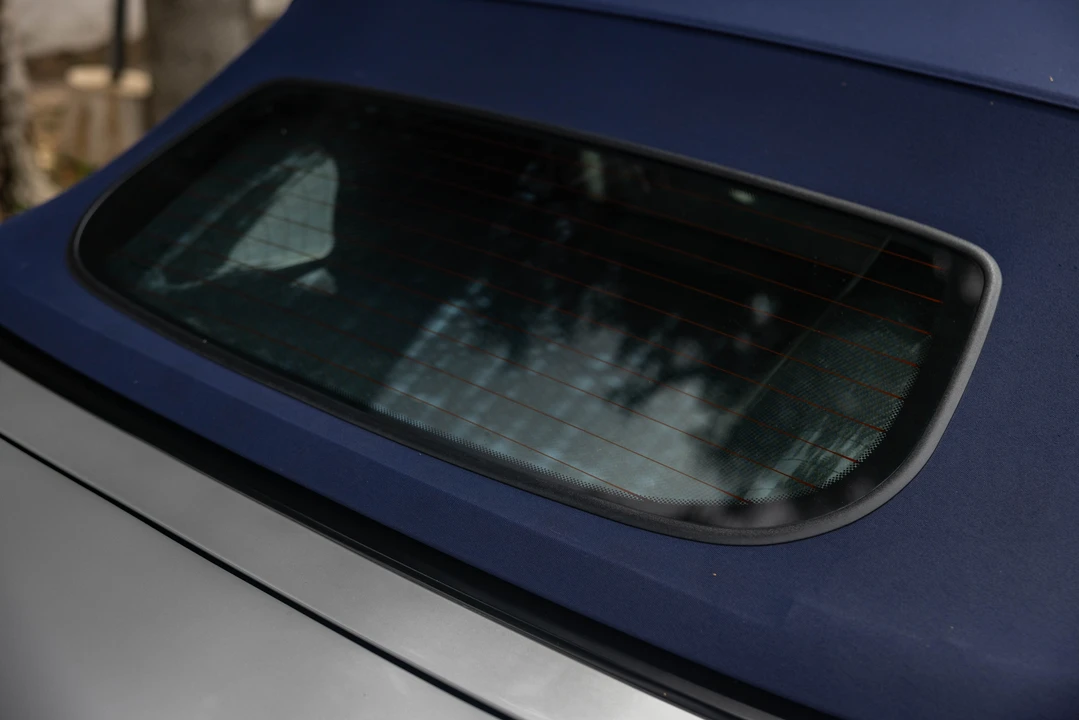 2005 Maserati Spyder - Image 13 of 31