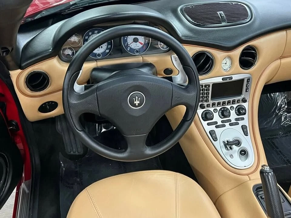 2005 Maserati Spyder - Image 13 of 19