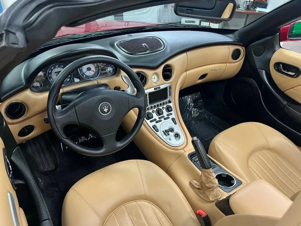 2005 Maserati Spyder - Image 15 of 19