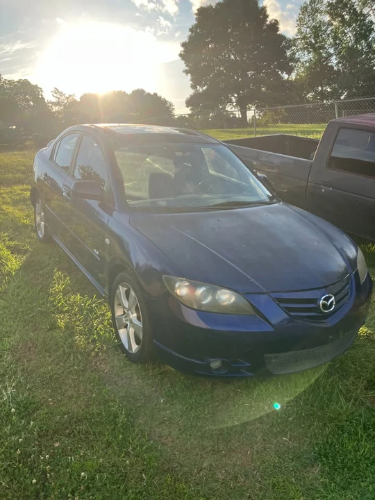 2005 Mazda Mazda 3 1st Gen - Image 2 of 4