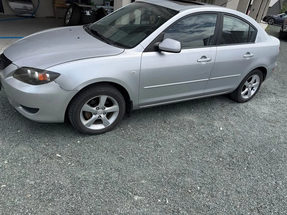 2005 Mazda Mazda 3 1st Gen - Image 2 of 8