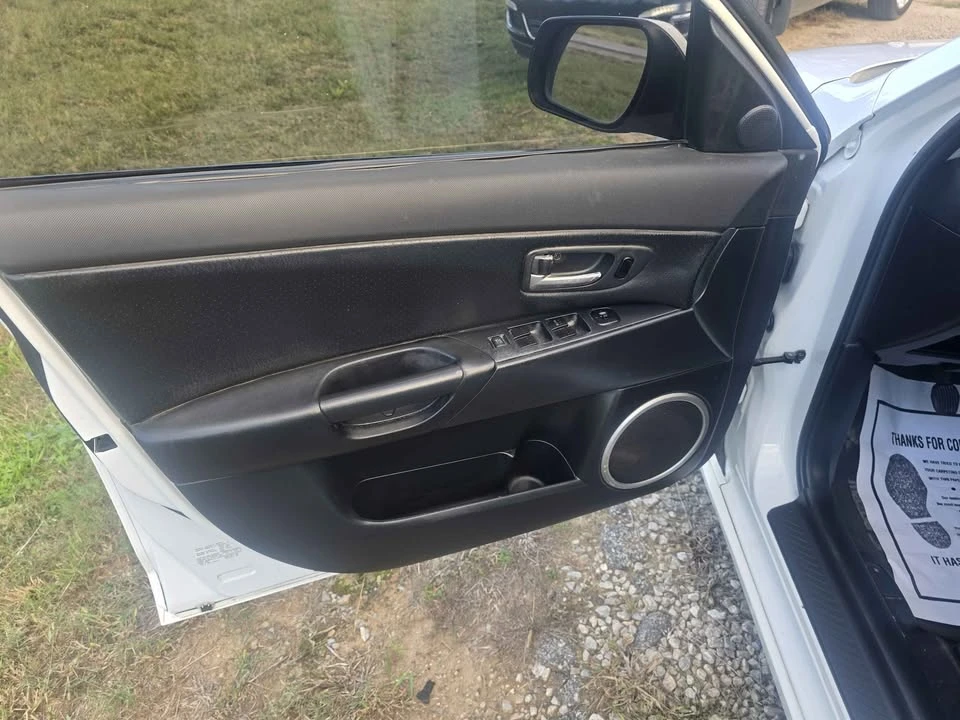 2005 Mazda Mazda 3 1st Gen - Image 8 of 9
