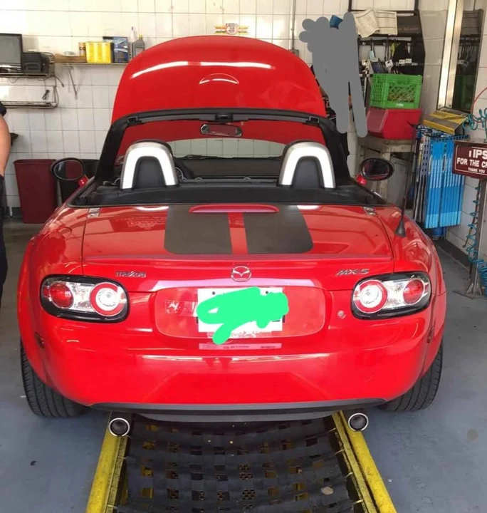 2005 Mazda NB MX-5 Miata - Image 2 of 7