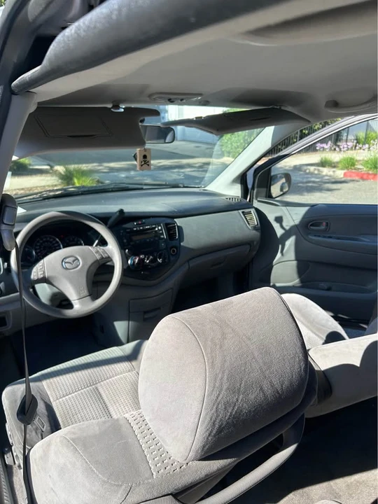 2005 Mazda MPV 2nd Gen - Image 8 of 14