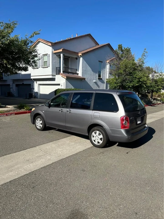 2005 Mazda MPV 2nd Gen - Image 6 of 14