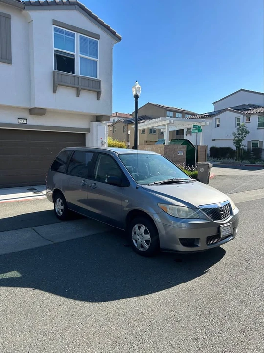 2005 Mazda MPV 2nd Gen - Image 2 of 14