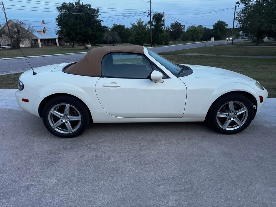 2005 Mazda NB MX-5 Miata - Image 5 of 8