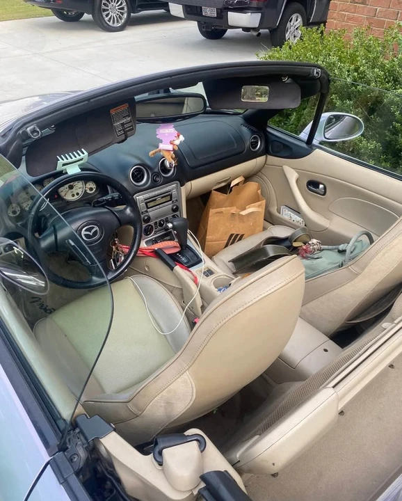 2005 Mazda NB MX-5 Miata - Image 6 of 7