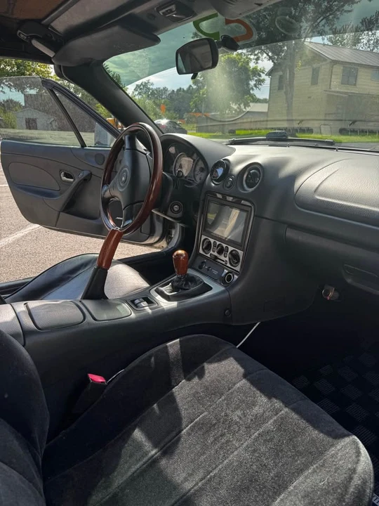 2005 Mazda NB MX-5 Miata - Image 10 of 14