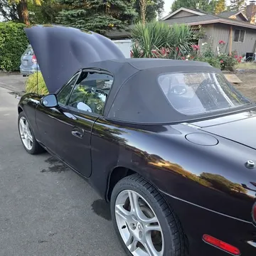 2005 Mazda MX-5 LS Convertible 2D