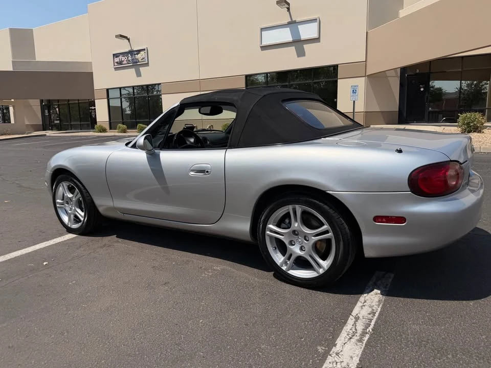2005 Mazda NB MX-5 Miata - Image 9 of 18