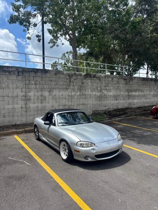 2005 Mazda NB MX-5 Miata - Image 4 of 10