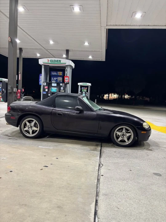 2005 Mazda NB MX-5 Miata - Image 2 of 8