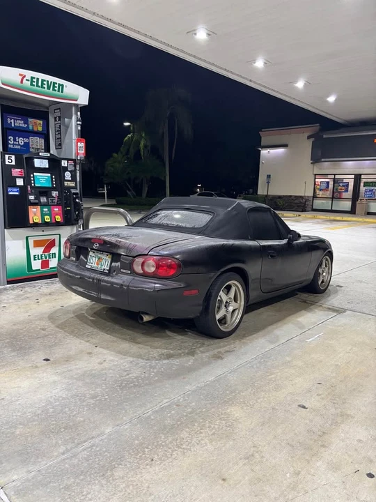 2005 Mazda NB MX-5 Miata - Image 3 of 8
