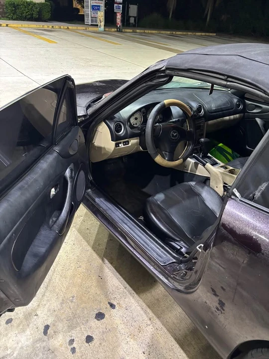 2005 Mazda NB MX-5 Miata - Image 7 of 8