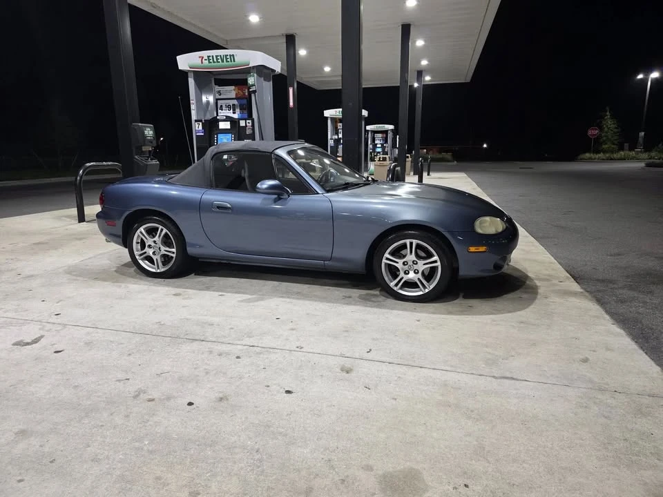 2005 Mazda NB MX-5 Miata - Image 4 of 13