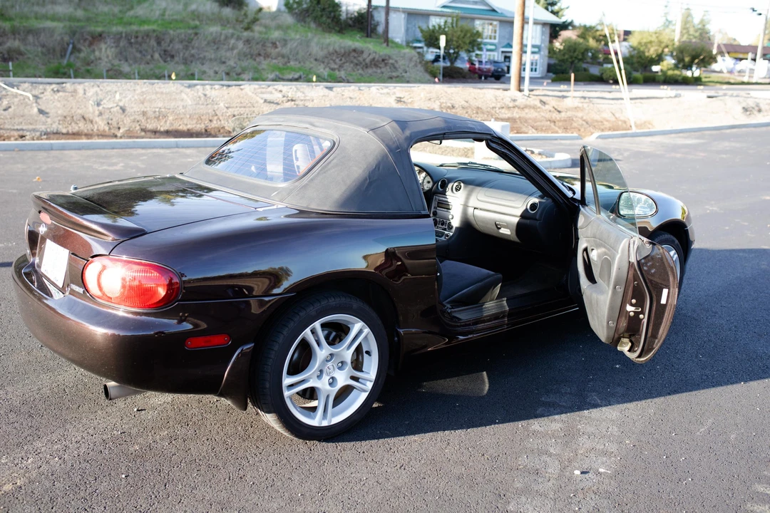 2005 Mazda NB MX-5 Miata - Image 25 of 31