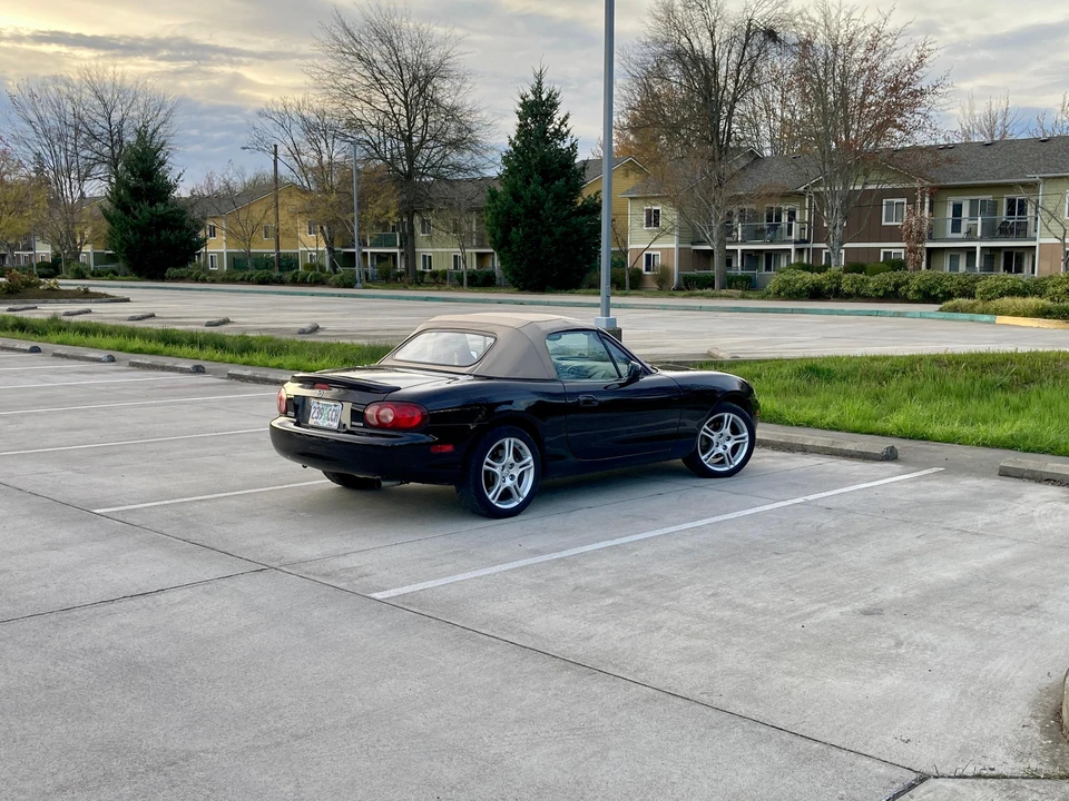 2005 Mazda NB MX-5 Miata - Image 28 of 31