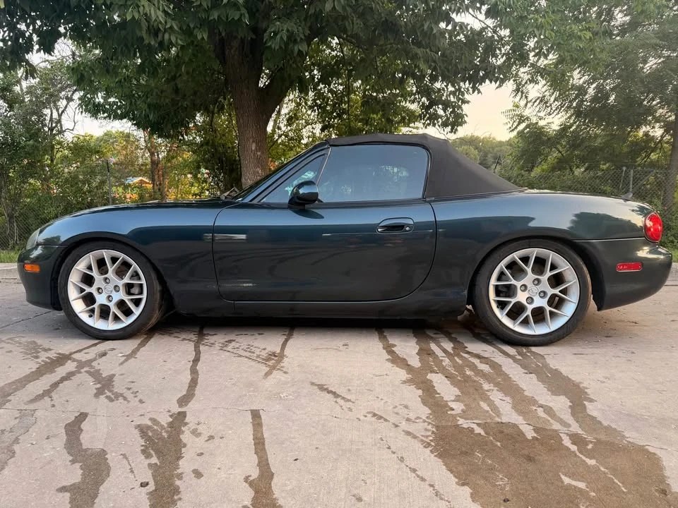 2005 Mazda NB MX-5 Miata - Image 4 of 18