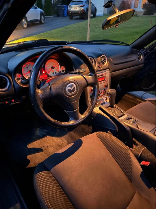 2005 Mazda NB MX-5 Miata - Image 9 of 11