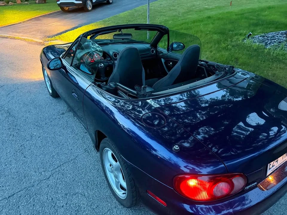 2005 Mazda NB MX-5 Miata - Image 4 of 9