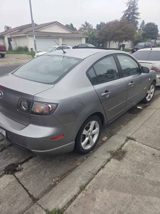 2005 Mazda Mazda 3 1st Gen - Image 3 of 4
