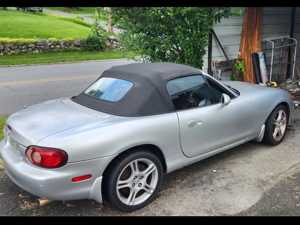 2005 Mazda NB MX-5 Miata - Image 2 of 3