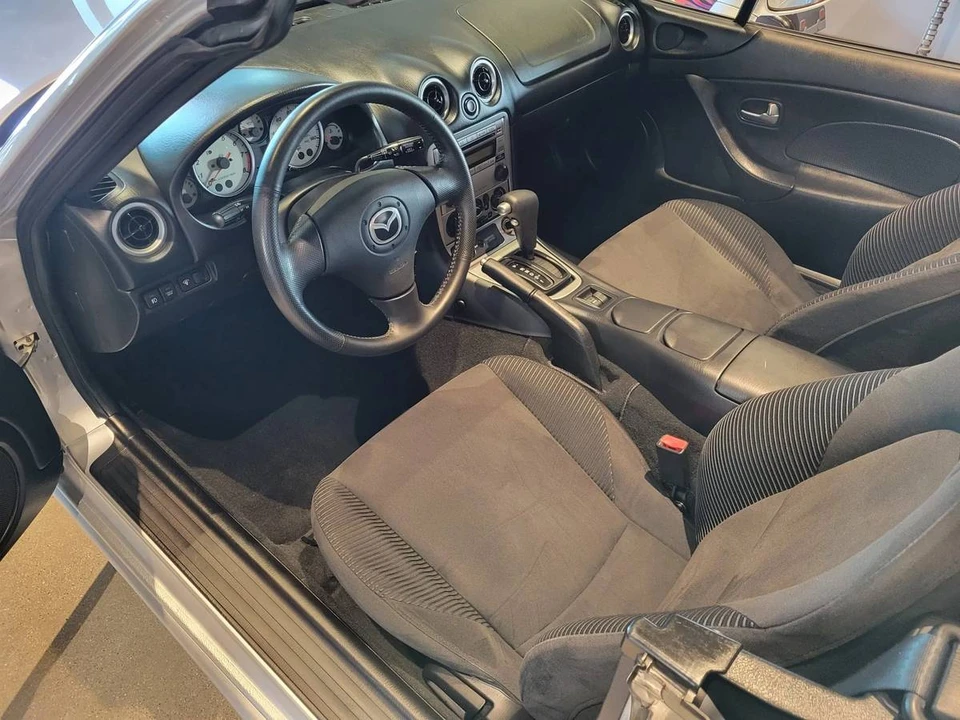 2005 Mazda NB MX-5 Miata - Image 8 of 11