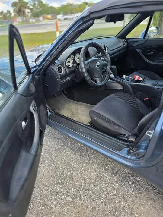 2005 Mazda NB MX-5 Miata - Image 4 of 10