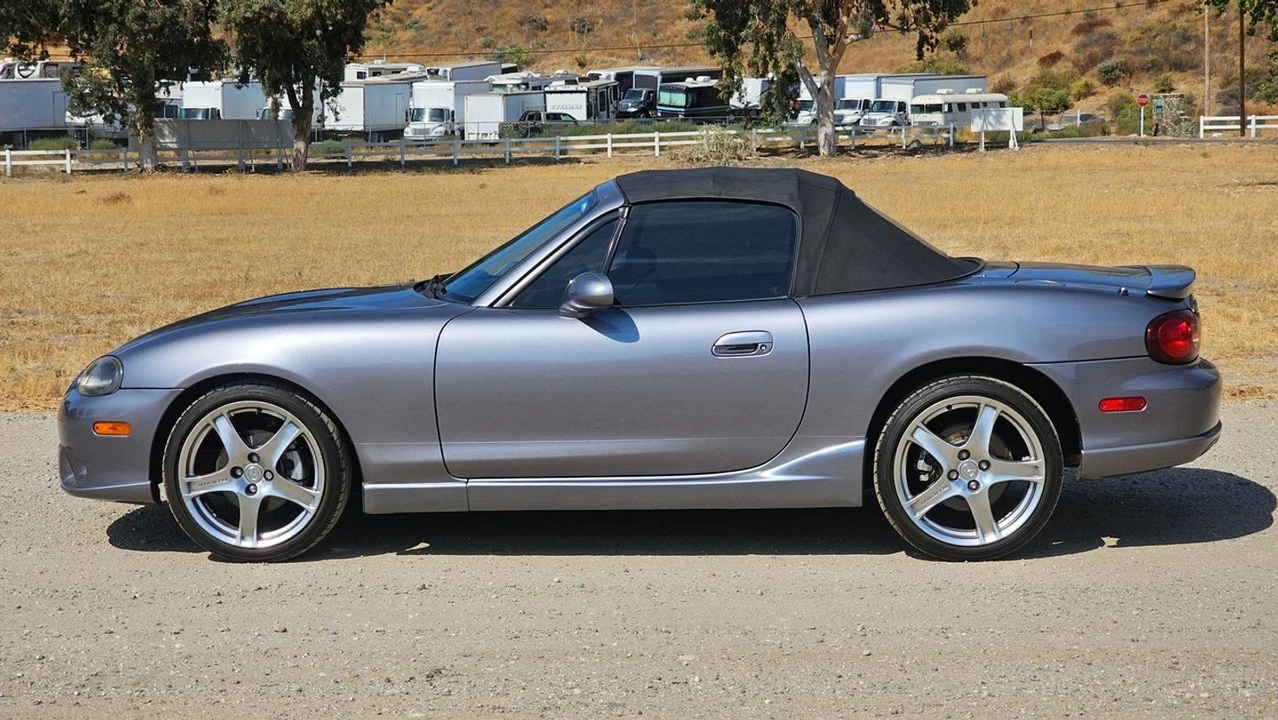 2005 Mazda NB MX-5 Miata - Image 9 of 30