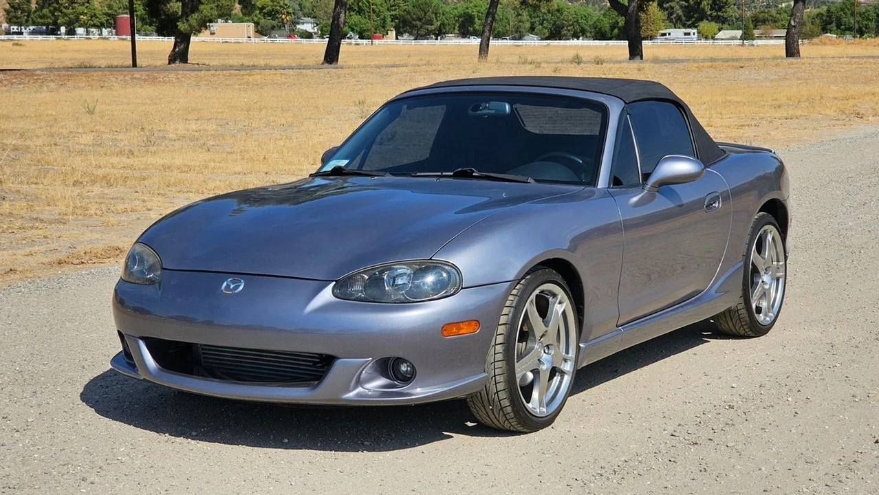 2005 Mazda NB MX-5 Miata - Image 2 of 12