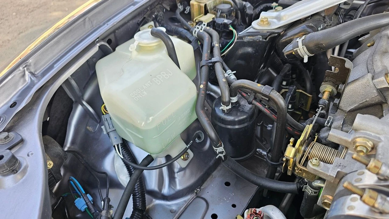 2005 Mazda NB MX-5 Miata - Image 19 of 30