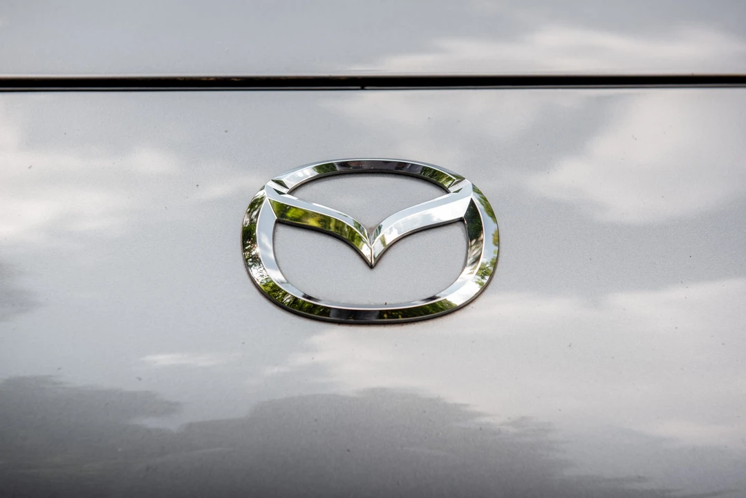 2005 Mazda RX-8 1st Gen - Image 13 of 31