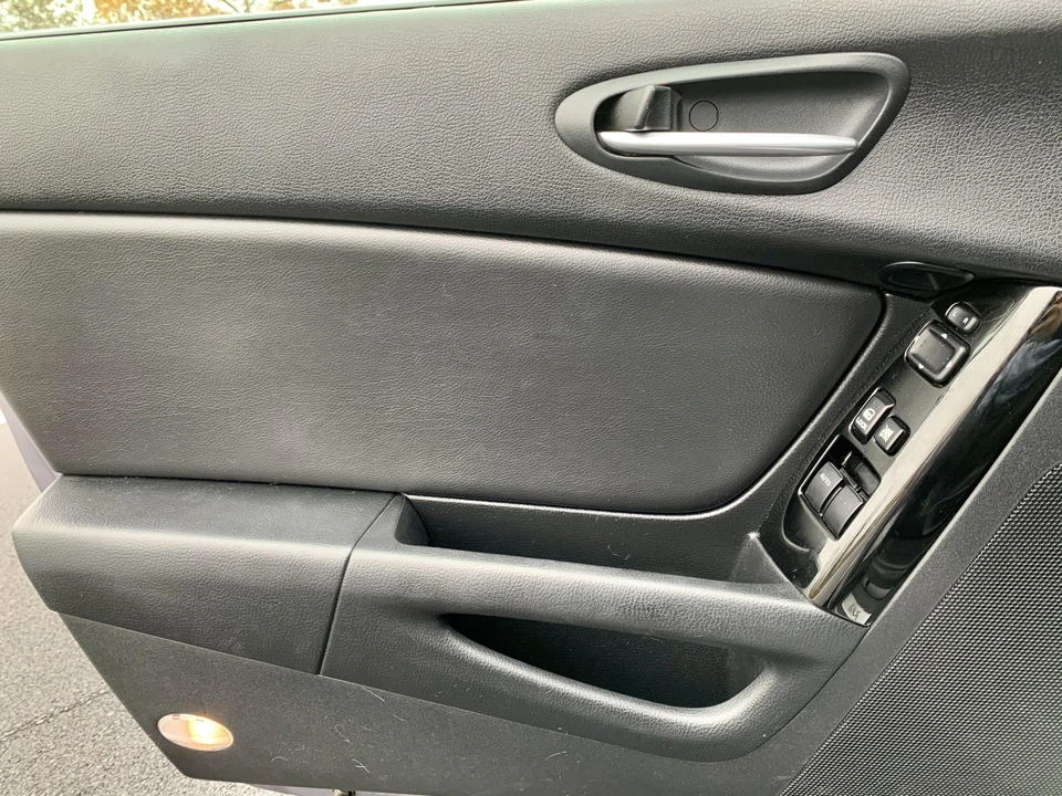 2005 Mazda RX-8 1st Gen - Image 30 of 31