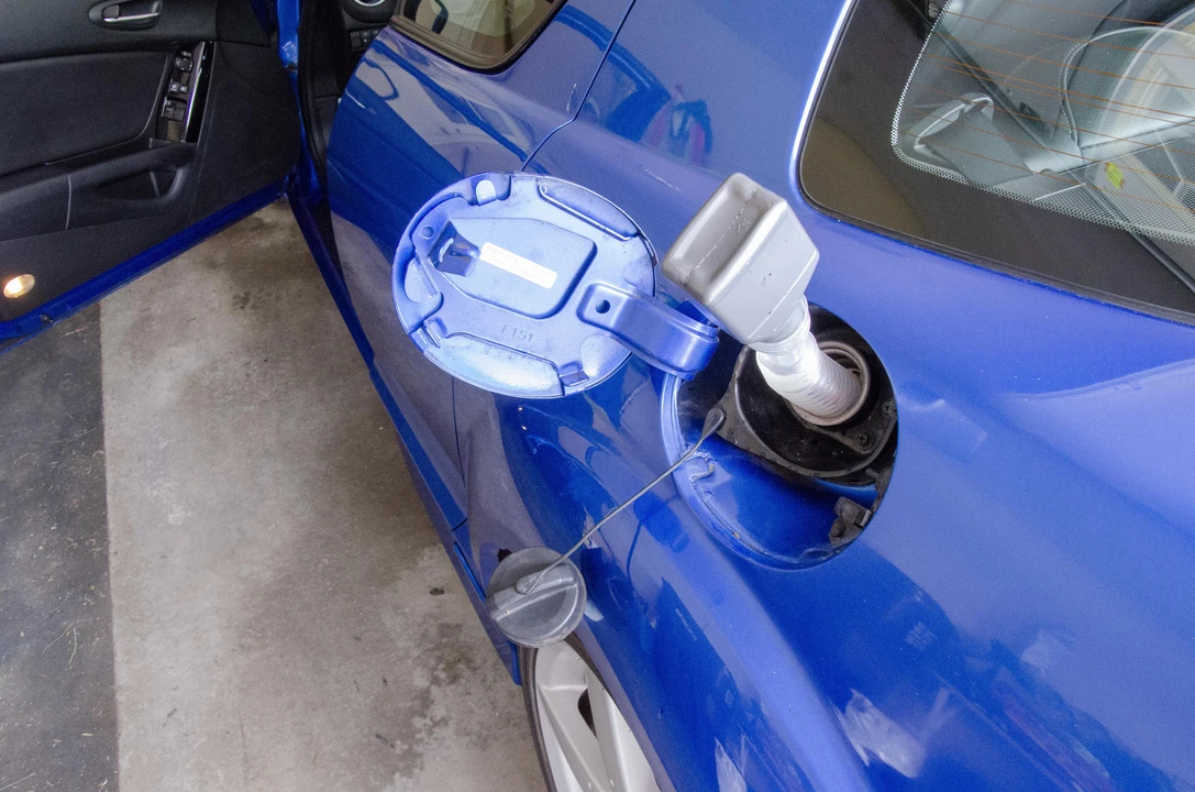 2005 Mazda RX-8 1st Gen - Image 15 of 31