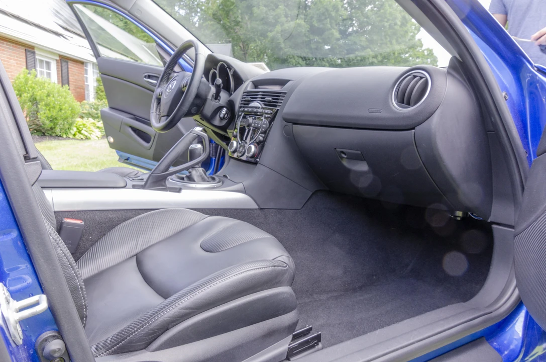 2005 Mazda RX-8 1st Gen - Image 28 of 31