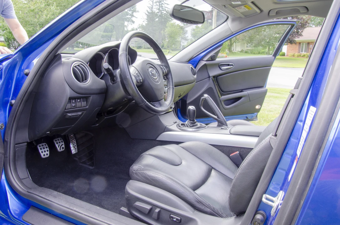 2005 Mazda RX-8 1st Gen - Image 27 of 31