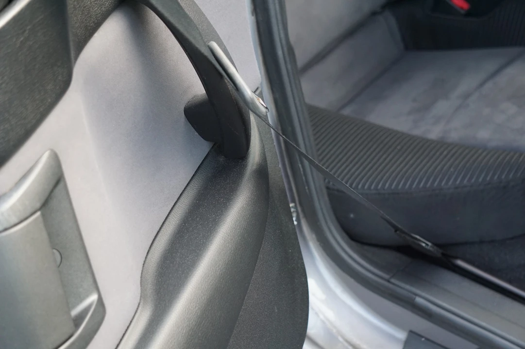 2005 Mazda RX-8 1st Gen - Image 19 of 28