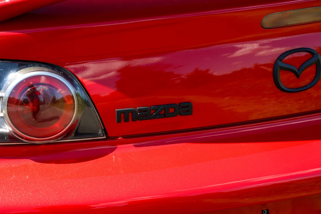 2005 Mazda RX-8 1st Gen - Image 25 of 31