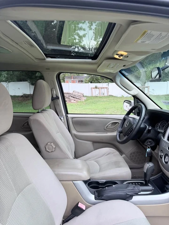 2005 Mazda - Image 6 of 13