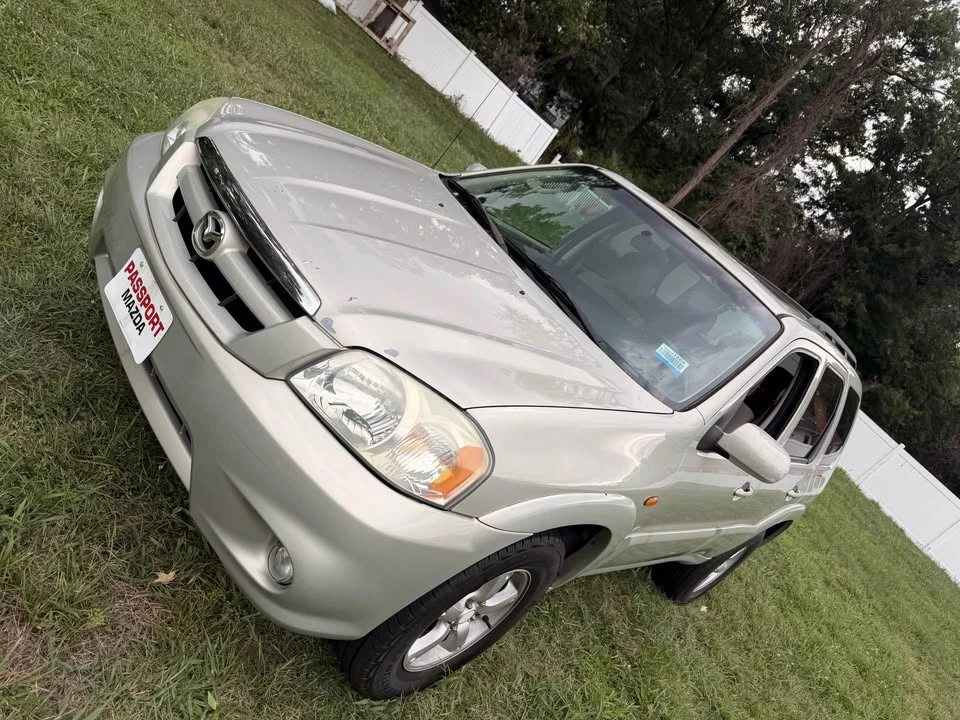 2005 Mazda - Image 10 of 13