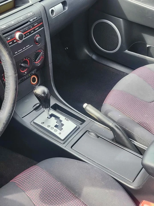 2005 Mazda Mazda 3 1st Gen - Image 16 of 17